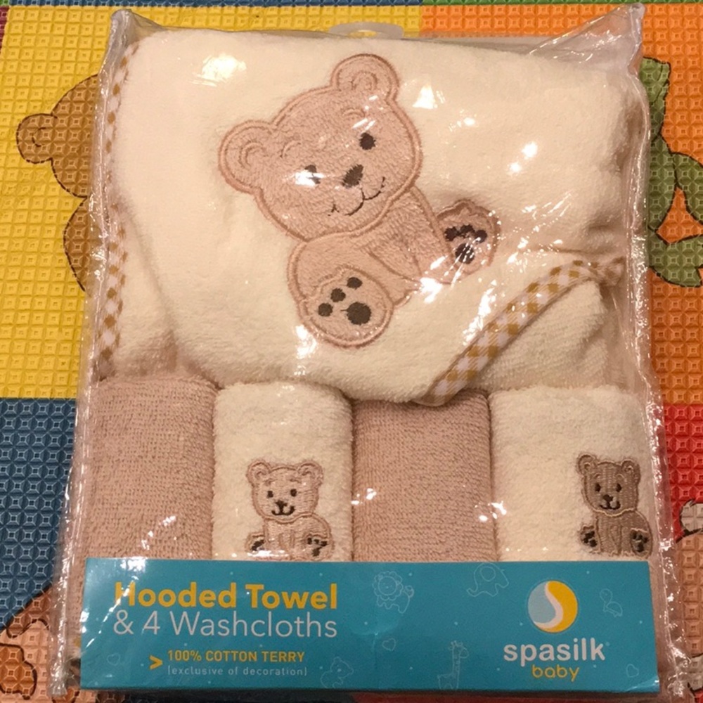 Spasik Hooded Towel & Washcloths!
